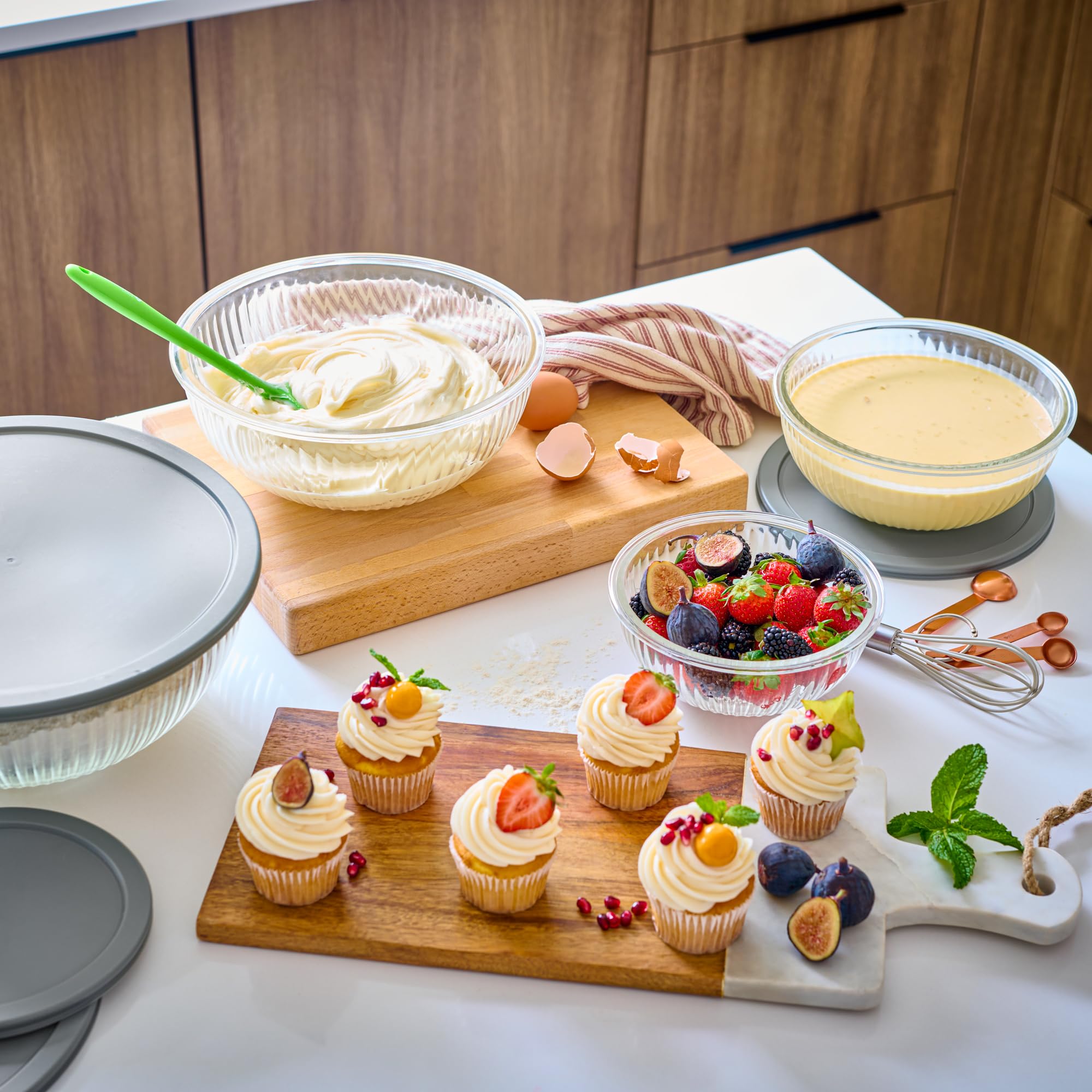 Le'raze stackable design saves space in fridge and cabinets.