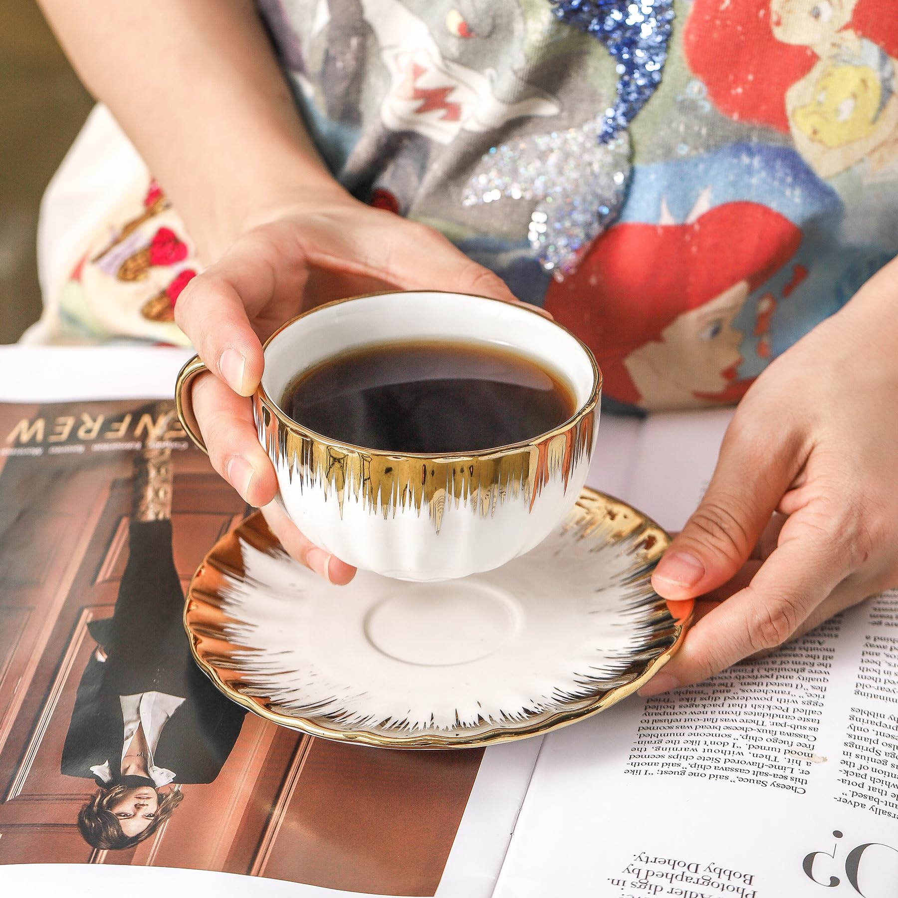 LETAOTAO cappuccino cup set with six saucers ideal for sharing.
