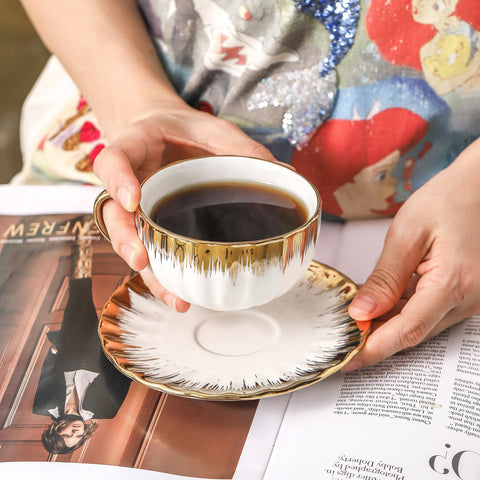 LETAOTAO cappuccino cup set with six saucers ideal for sharing.