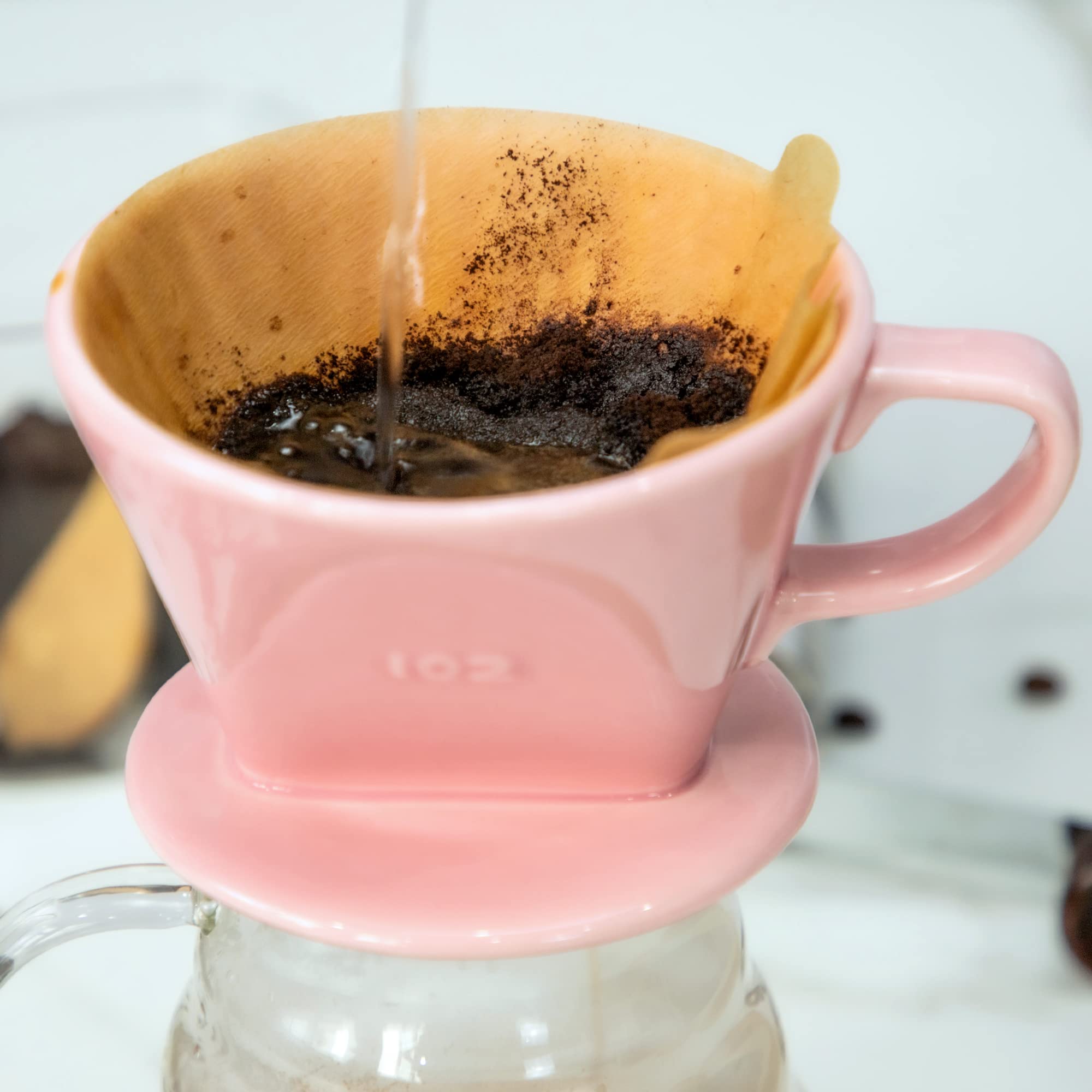 LHUKSGF high-fired porcelain maintains warmth, preserving aroma during slow pour-over sessions.