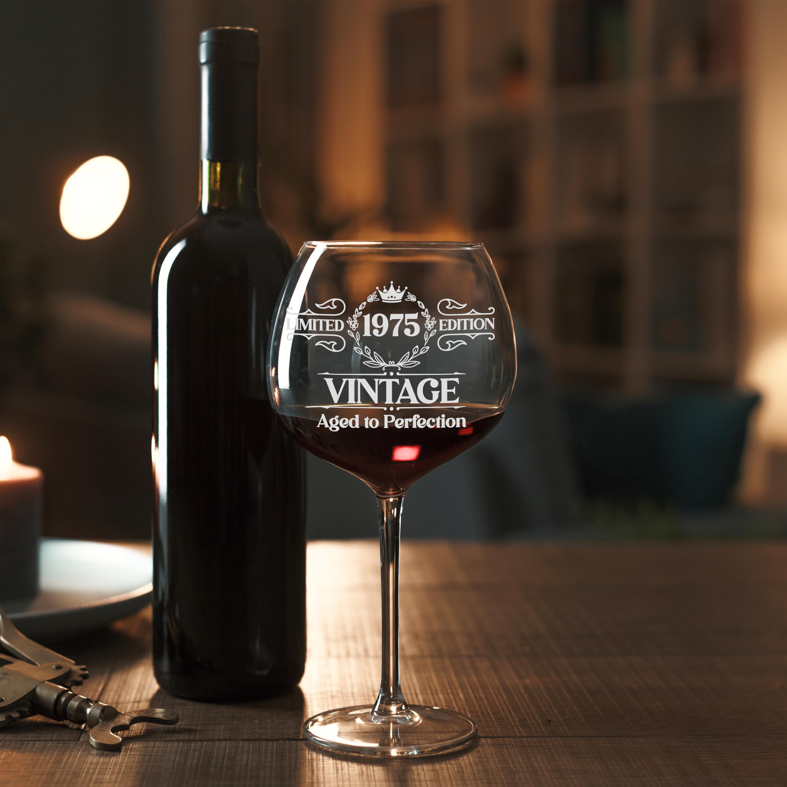 LIERIE8888 vintage engraved wine glass as a milestone centerpiece