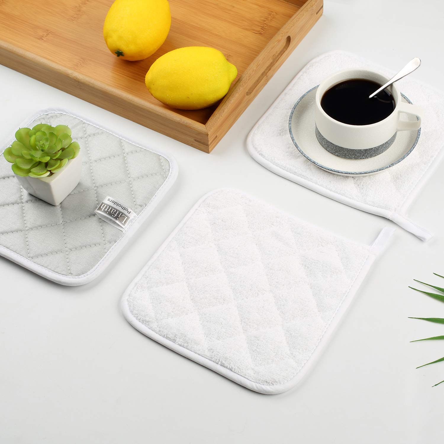 Lifaith sturdy stitching acts as a reliable coaster for hot pans