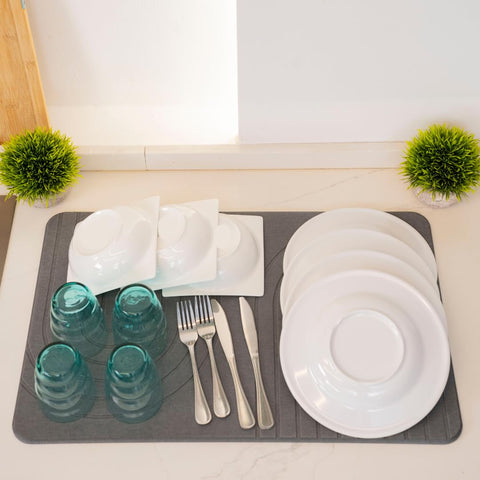 LIFSEZY non-slip gray mat keeps dishes stable during drying