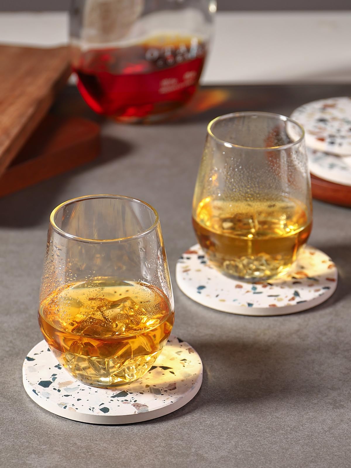 LIFVER absorbent coaster shields wooden and marble surfaces.