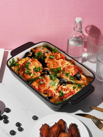 LIFVER gift-ready rectangular bakeware, a stylish kitchen addition.