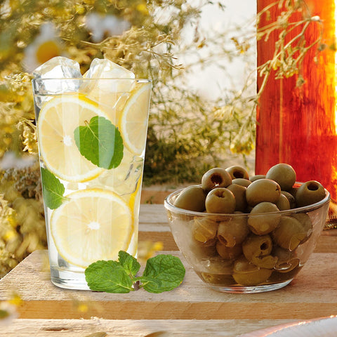 Light In The Dark crystal-clear clarity showcases drinks with a premium, inviting look.
