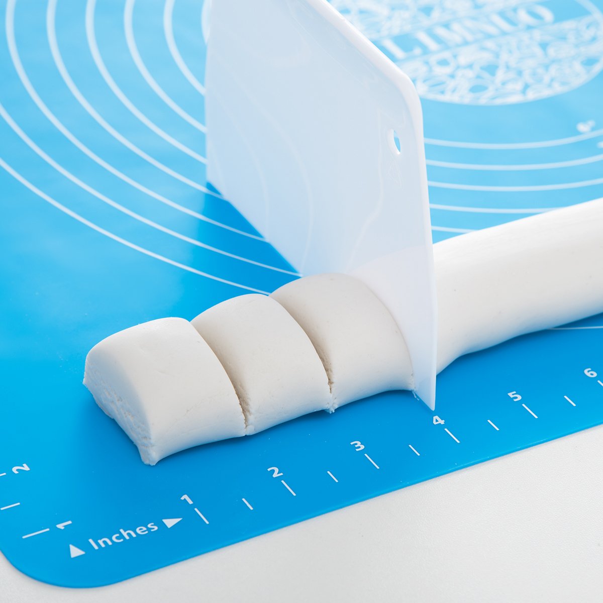 LIMNUO durable platinum silicone mat designed for years of use.