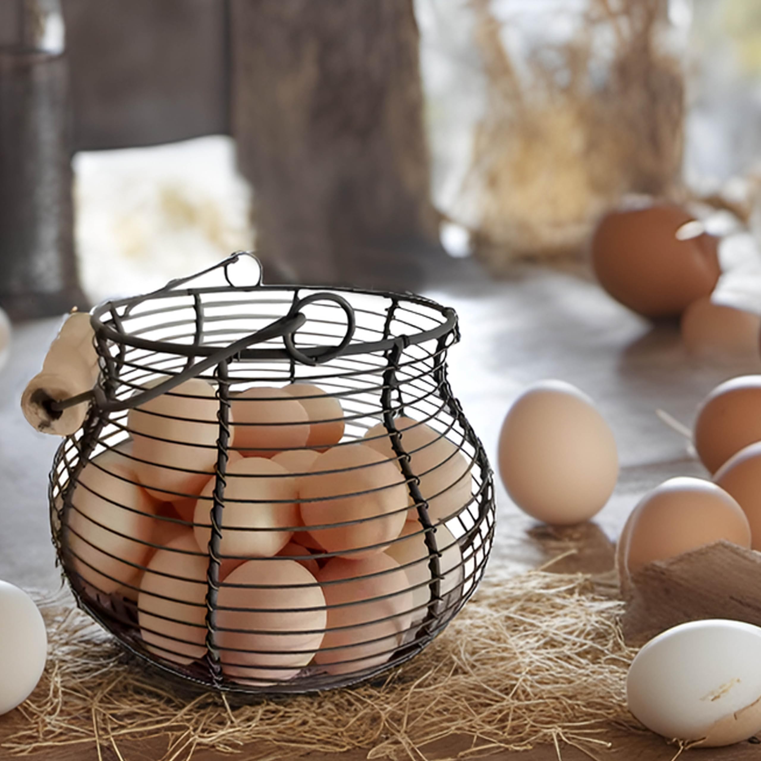 LINCOUNTRY Easter-ready wire egg basket with handle for festive display