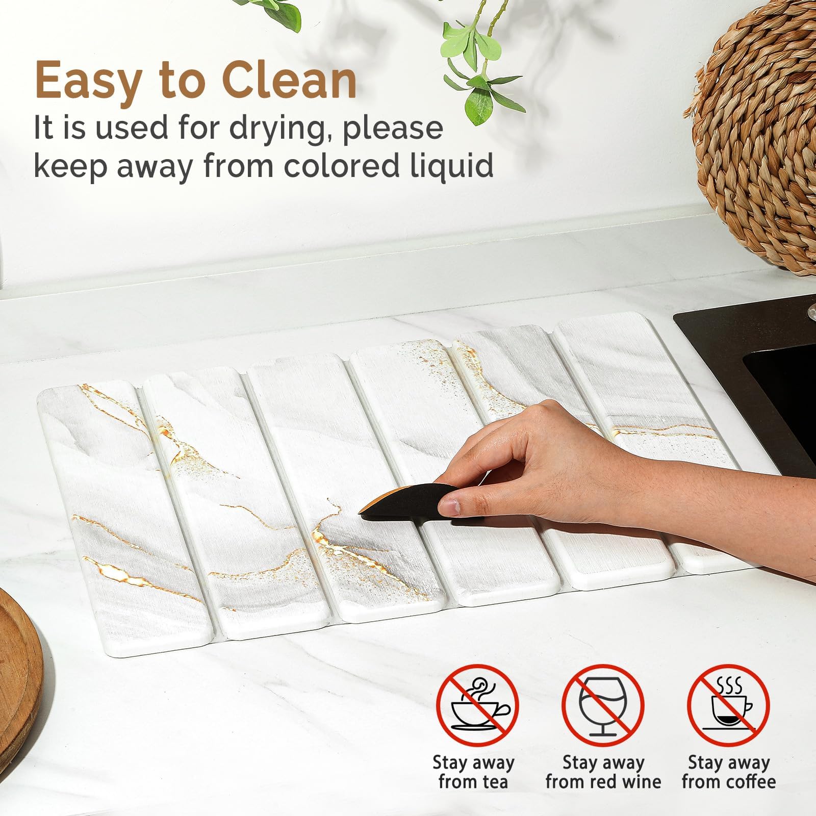 Linidcoud food-grade material closeup demonstrates safe contact with dishes.