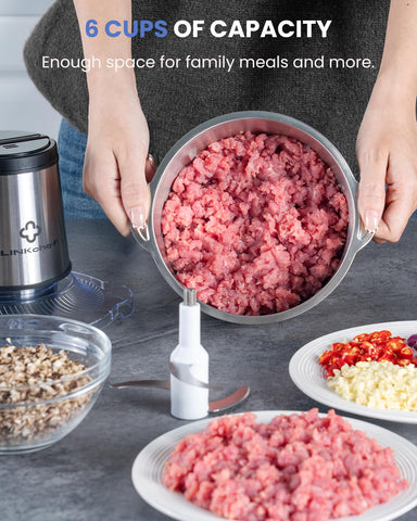 LINKChef small chopper lid keeps contents contained during chopping.