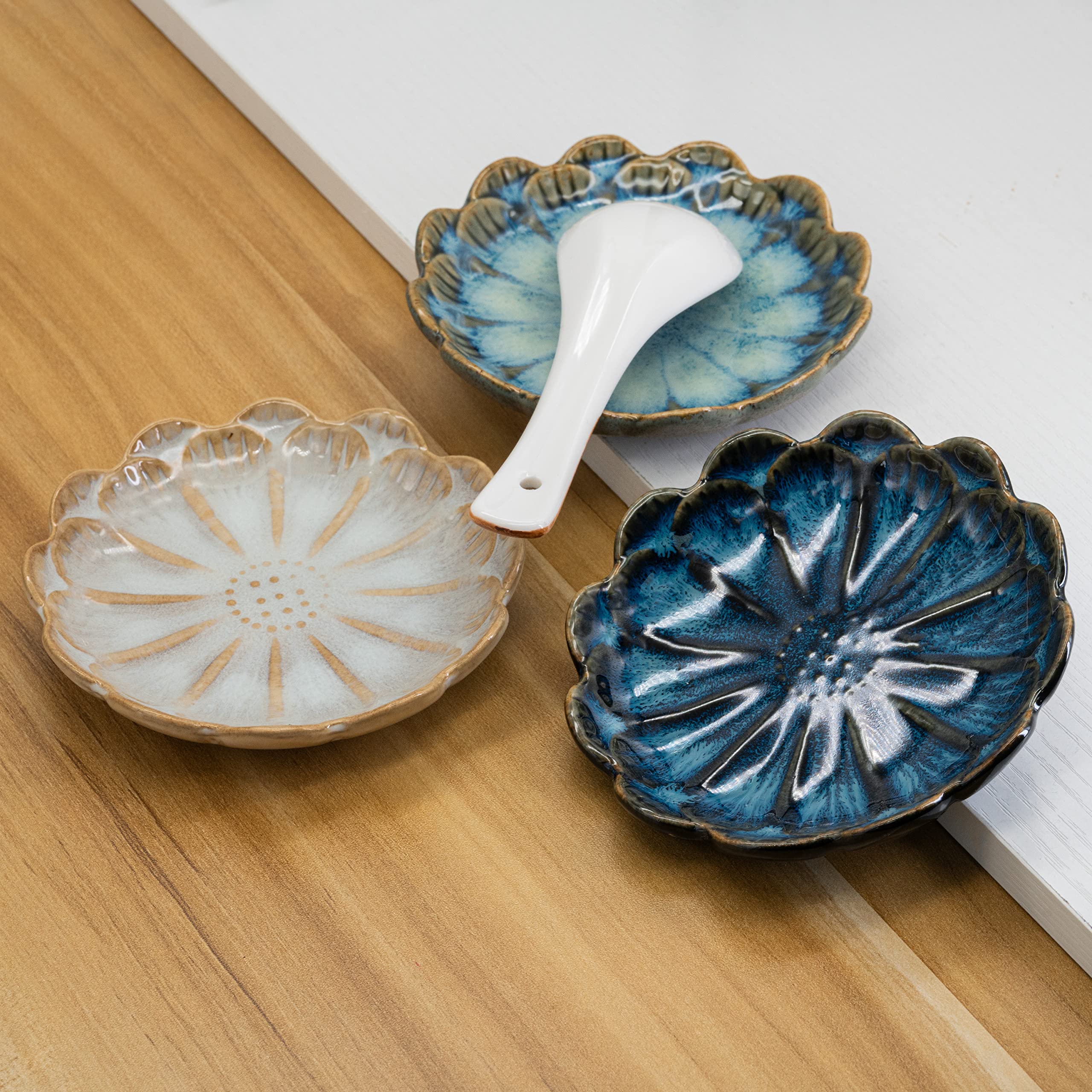 LINXUXIE Sunflower color-changing glaze reveals natural floral patterns on each piece.
