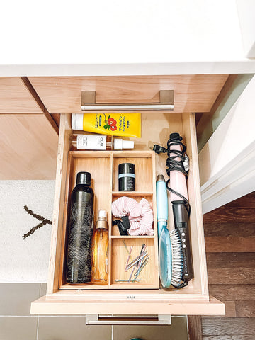 Lipper International 824 multi-purpose drawer organizer for tidy spaces