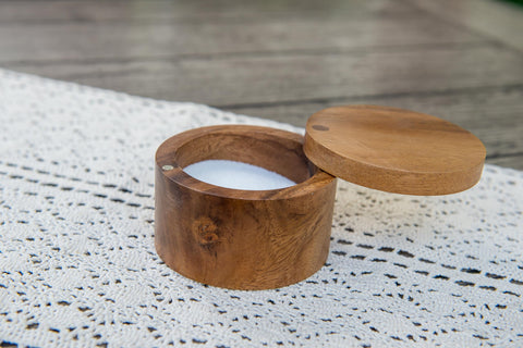 Care-ready: hand wash the Lipper salt box with mild soap.