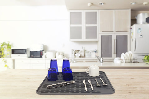 LISH high-side-wall design provides splash protection and easier countertop upkeep.