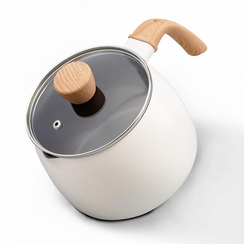LISOS sauce pan with wood handle for comfortable grip during cooking