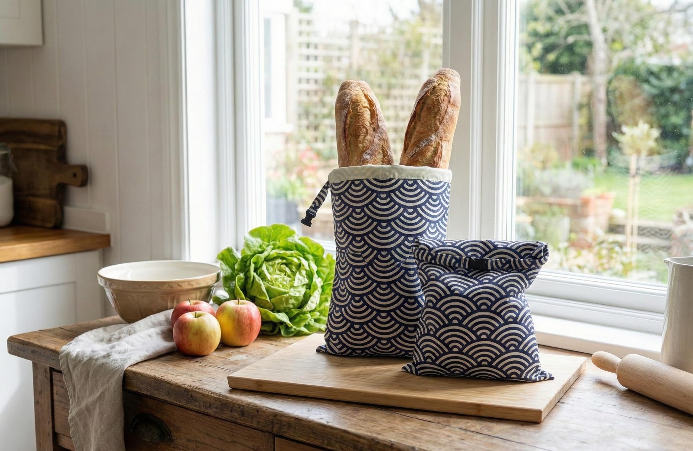 LittleMiddle bags store vegetables and fruits, reducing waste while keeping produce fresh.