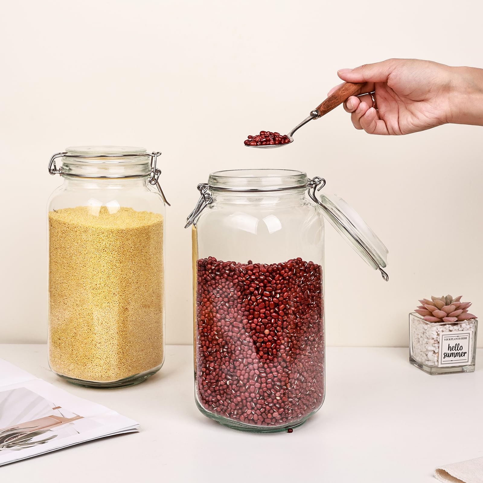 Liuruiyu clear glass jar lets you see contents at a glance