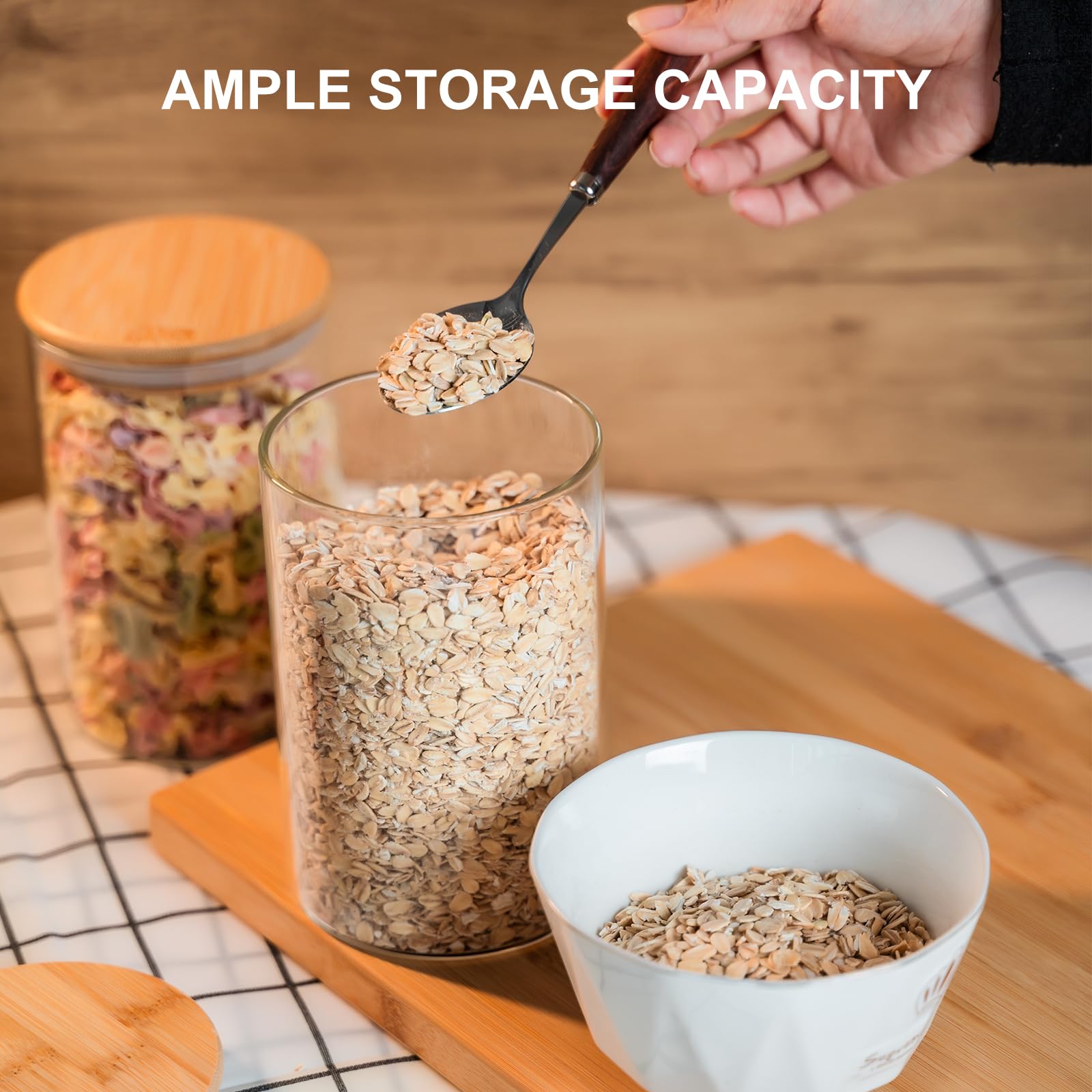 Liuruiyu square-design jars add sleek style and easy labeling.