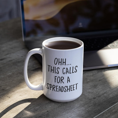 Livinges versatile gift-ready mug on a desk with a friendly vibe.