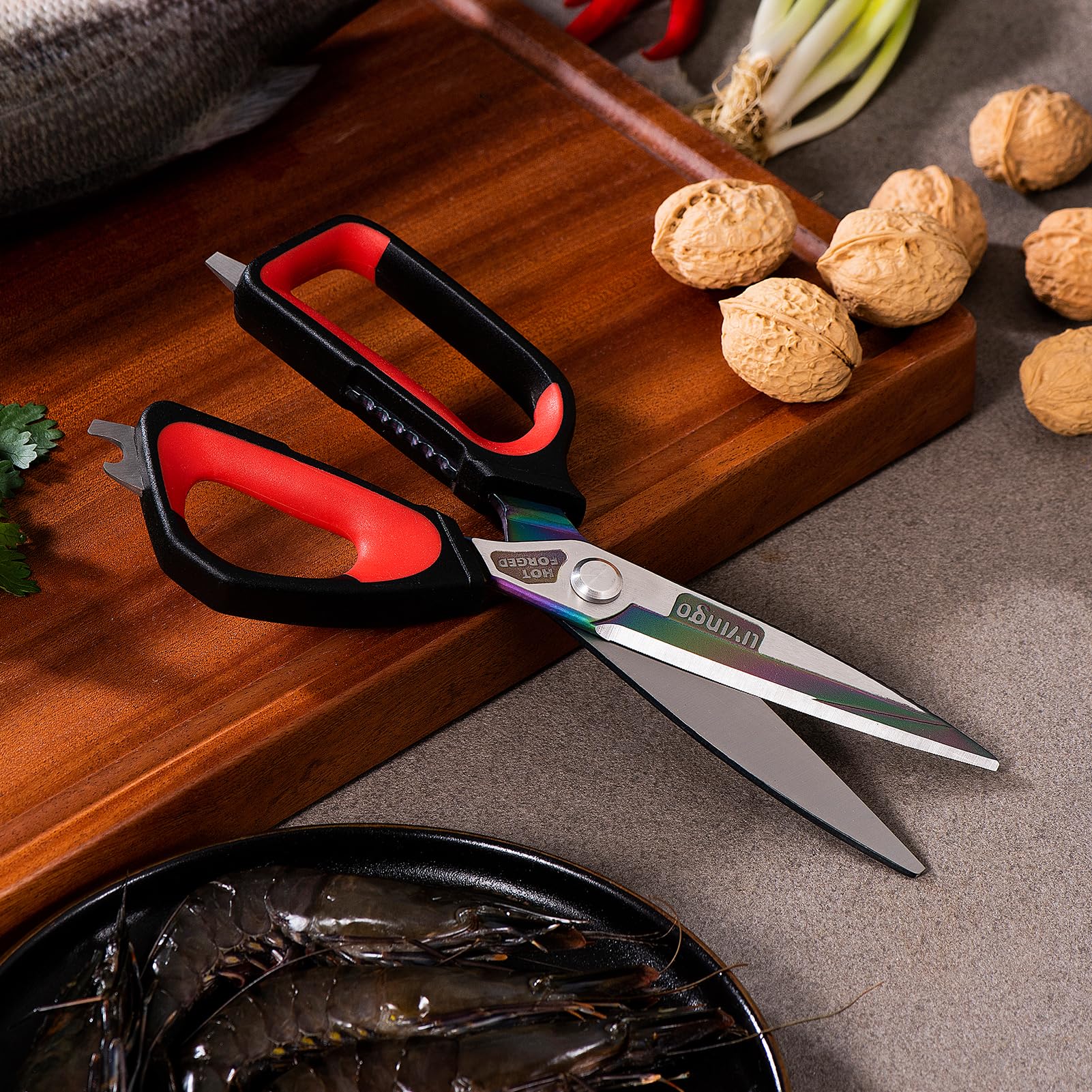 LIVINGO heavy-duty kitchen shears showing wavy edge for fish scaling