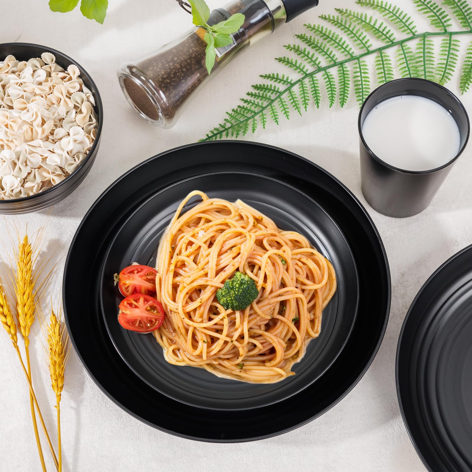 LIYH 16-piece black wheat straw dinnerware set – ideal for camping and outdoor meals.