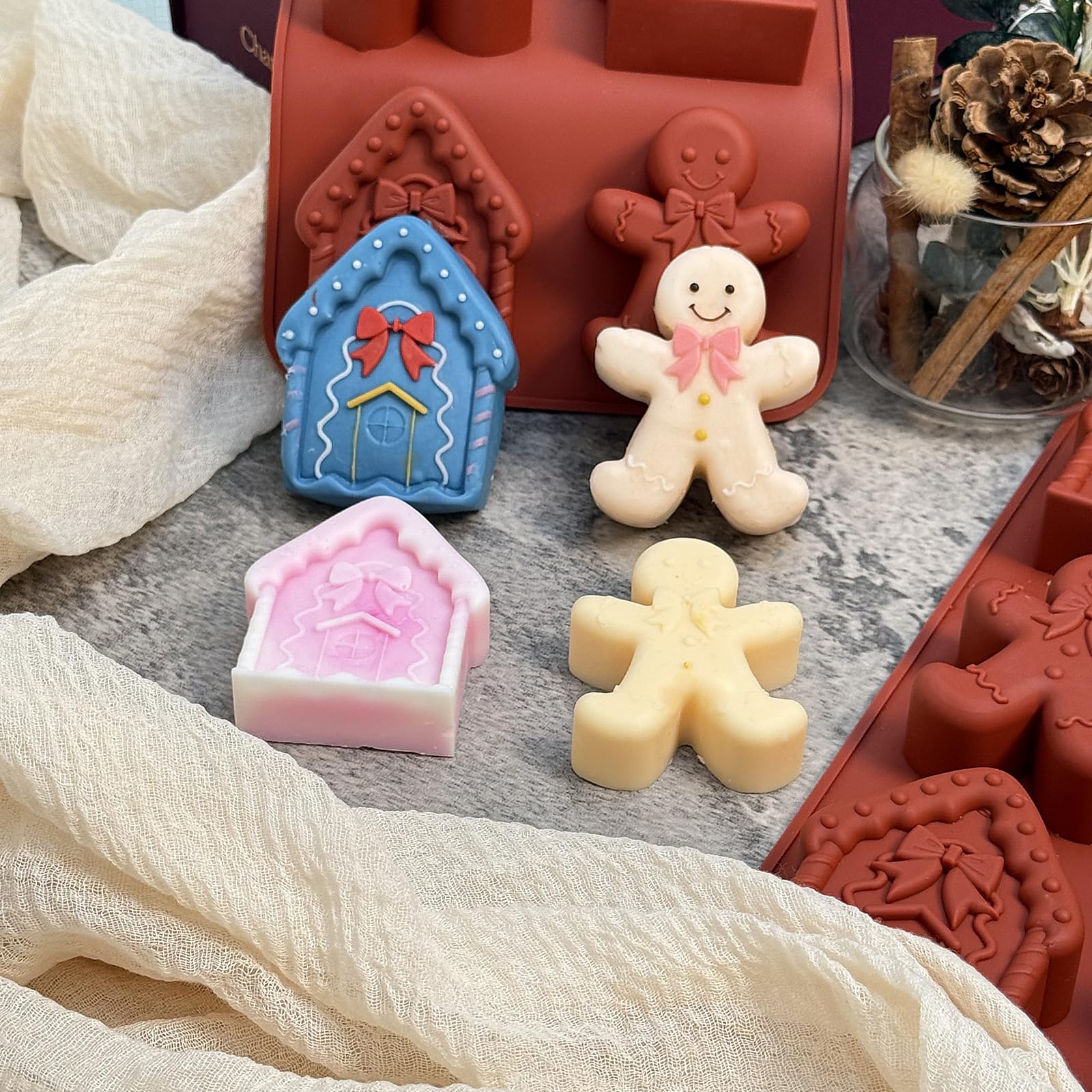 LLchunyun non-stick release design helps desserts pop out easily.