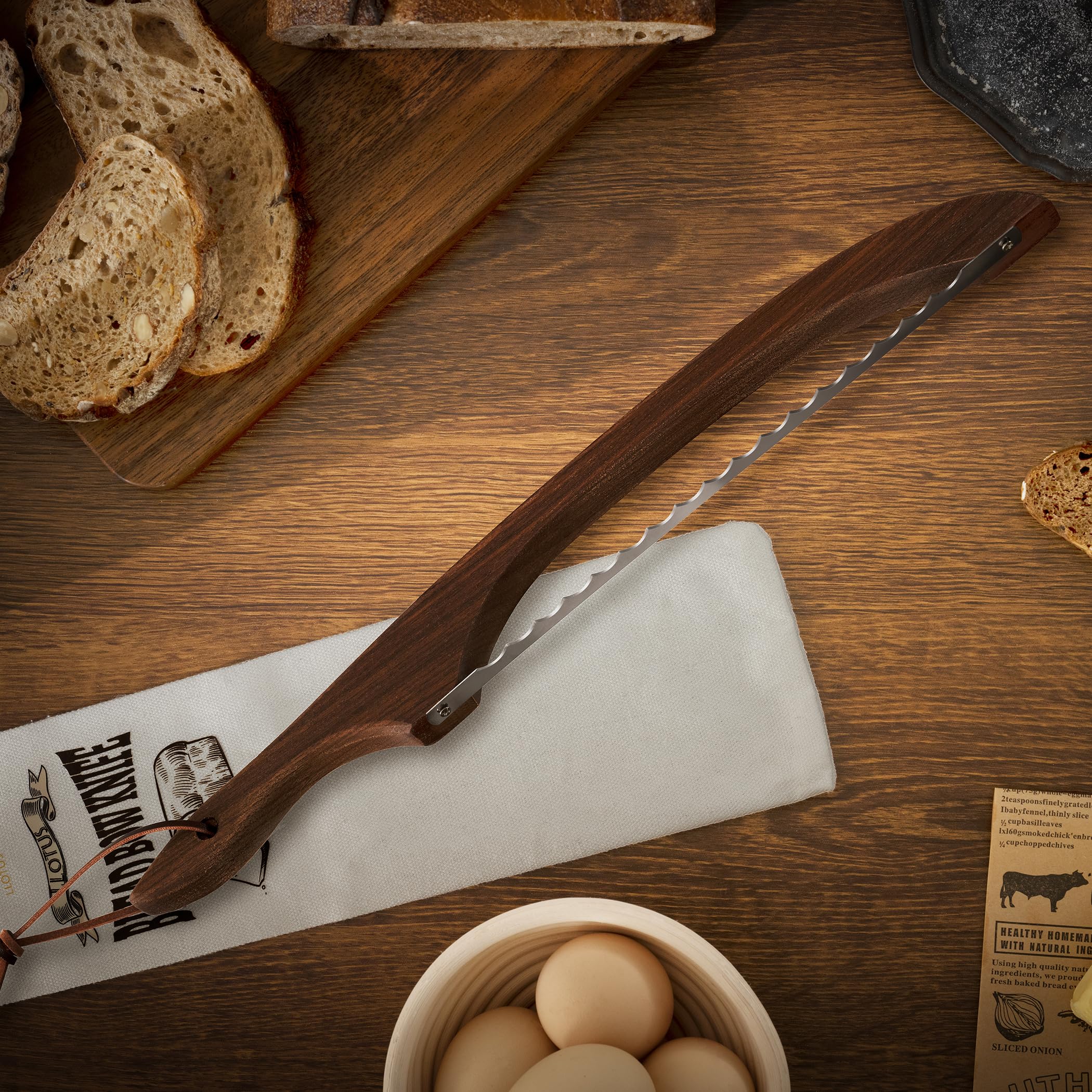 LLOTUS premium cloth storage bag protects the knife between uses.