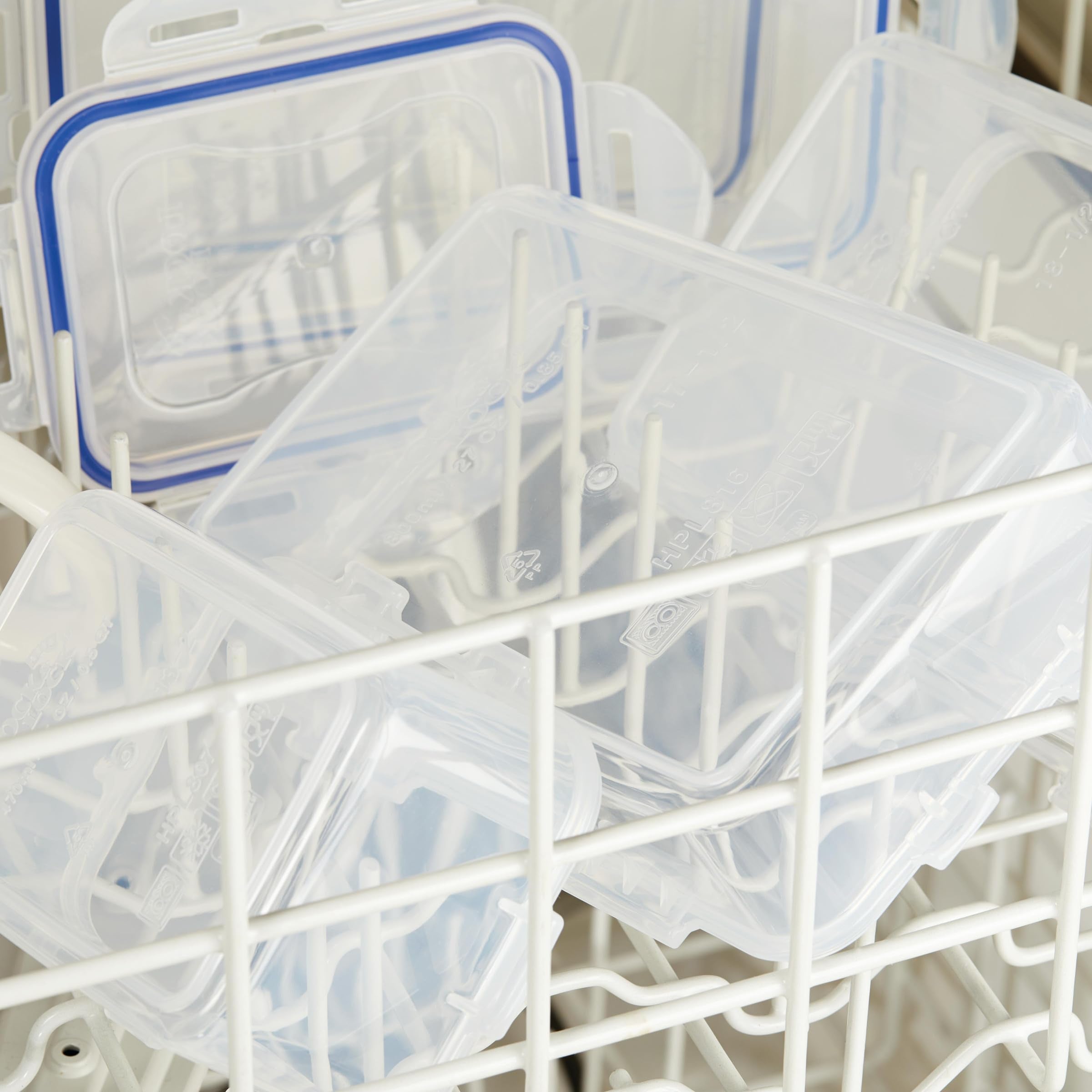 LocknLock dishwasher-safe design supports quick cleanup after meals.