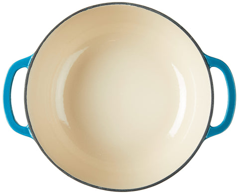 Lodge lid with stainless knob for secure, high-temperature performance.