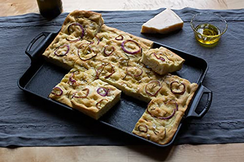 Lodge pan features a seasoned surface ready to use straight away.