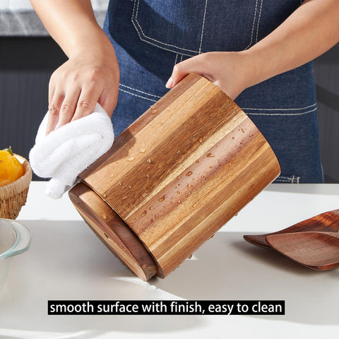 Sturdy base keeps the crock steady during active cooking