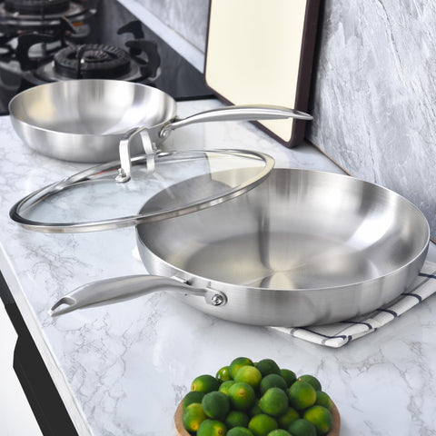 LOLYKITCH durable stainless steel skillet ideal for family and professional kitchens.