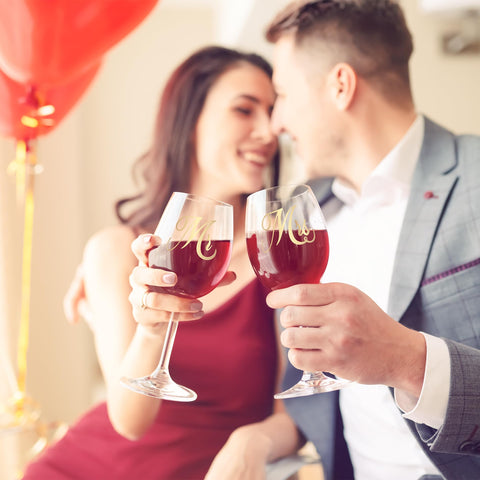 LOMEVE wine bag presents the gift with style.