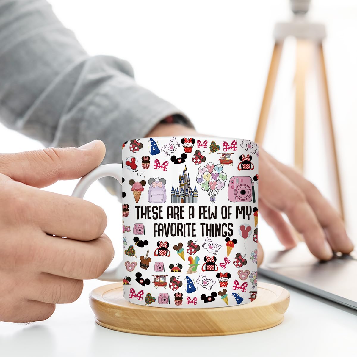 LONGXIN Mouse Family Trip Snacks mug featuring cute mice and treats.