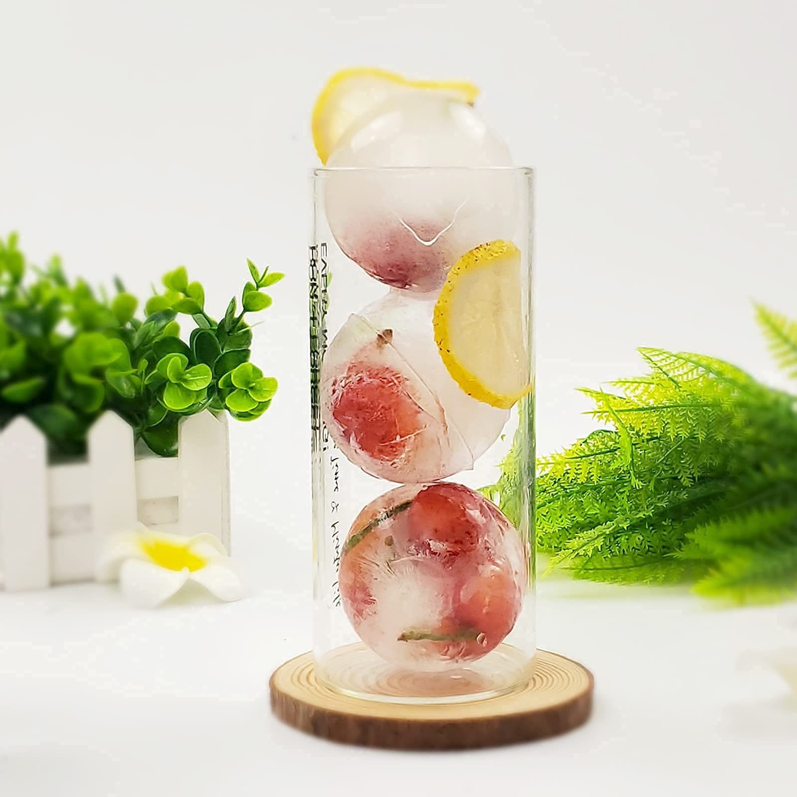 LORSIA close-up crystal clarity — enhances aroma and visual appeal.