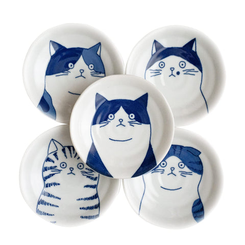 LOVE LOVE JAPAN cat-design plates—playful cat imagery for sushi service.