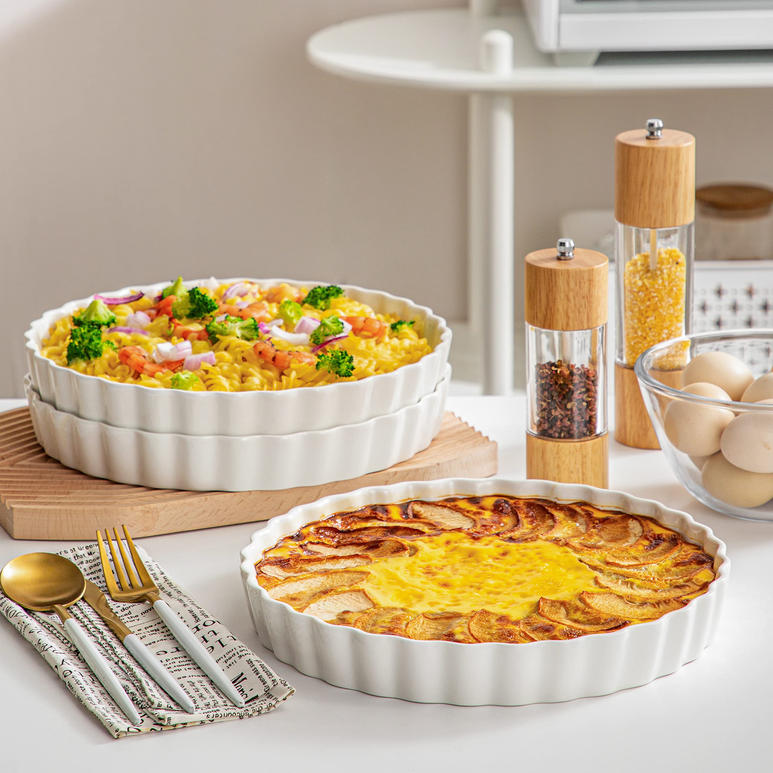 Lovecasa holiday pie pan ideal for festive baking and entertaining