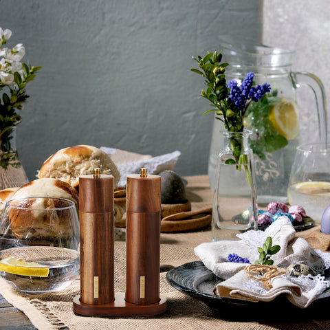 LOYIM metal labels clearly distinguish salt and pepper shakers