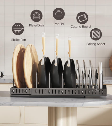Effortless Lozovin pull-out design saves time during cooking prep