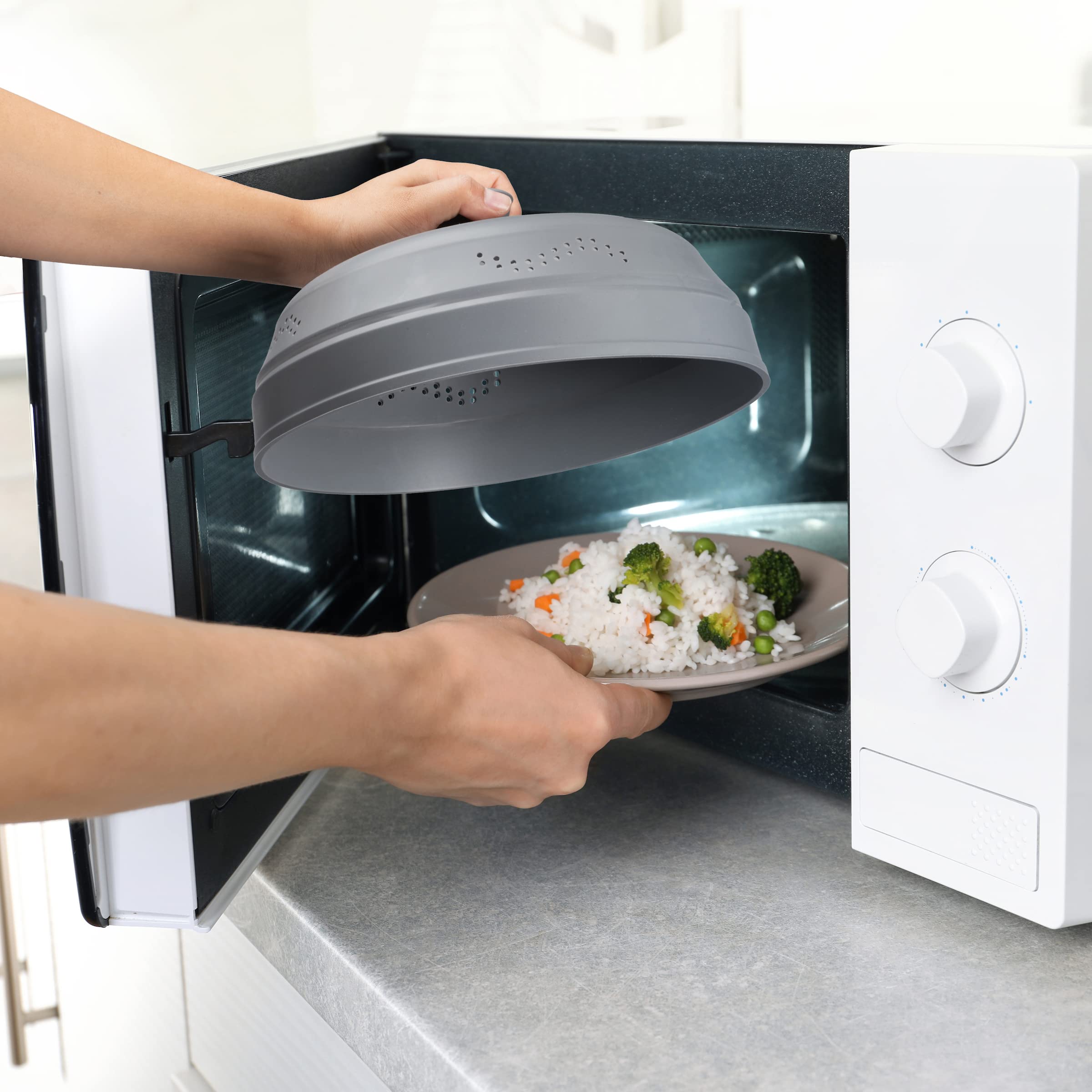 LSR LORESO borosilicate glass top provides visibility during reheating.