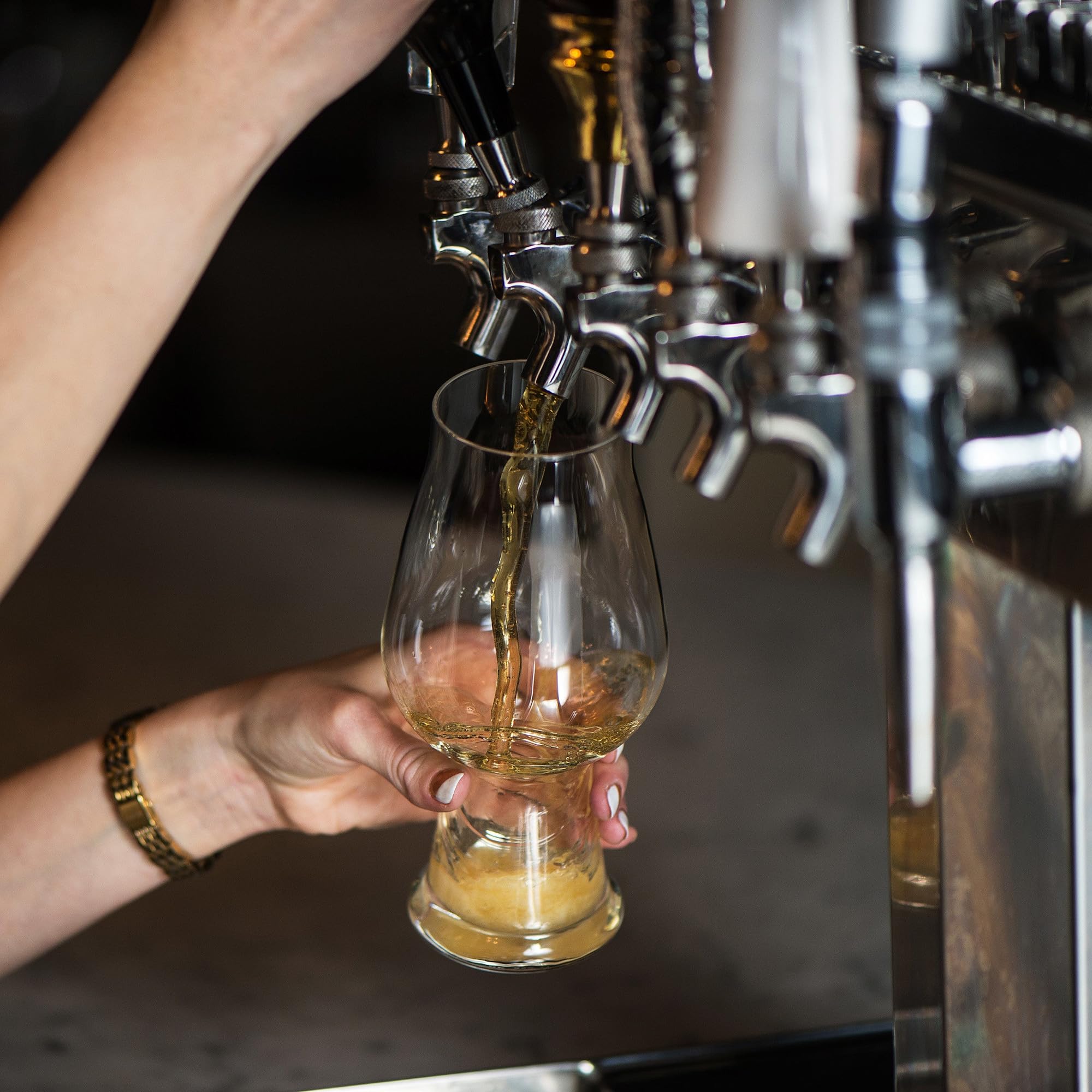 Dishwasher-safe Birrateque glass design enables easy cleaning after tastings