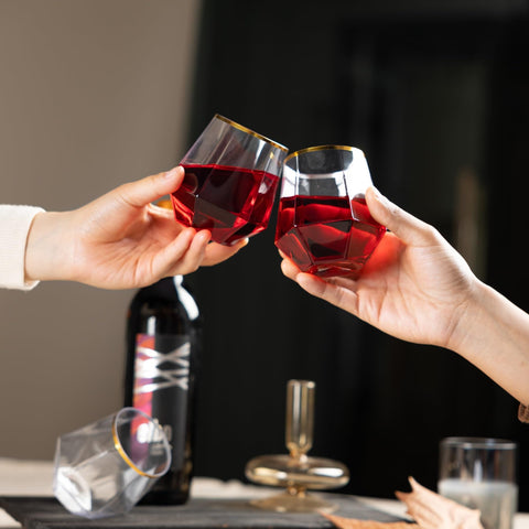 Lullaby crystal-clear cup enhances the table at birthdays and family events.