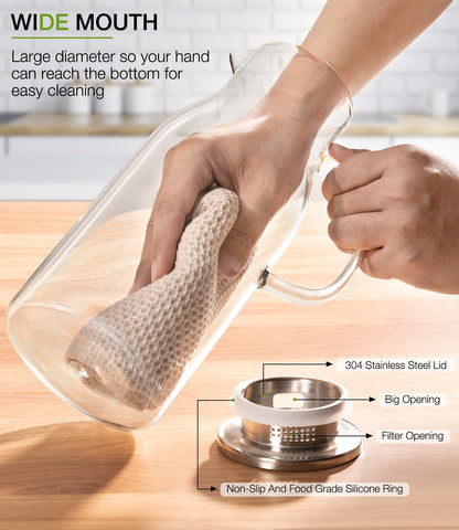 Luna Manta ergonomic handle provides comfortable grip and steady pouring.