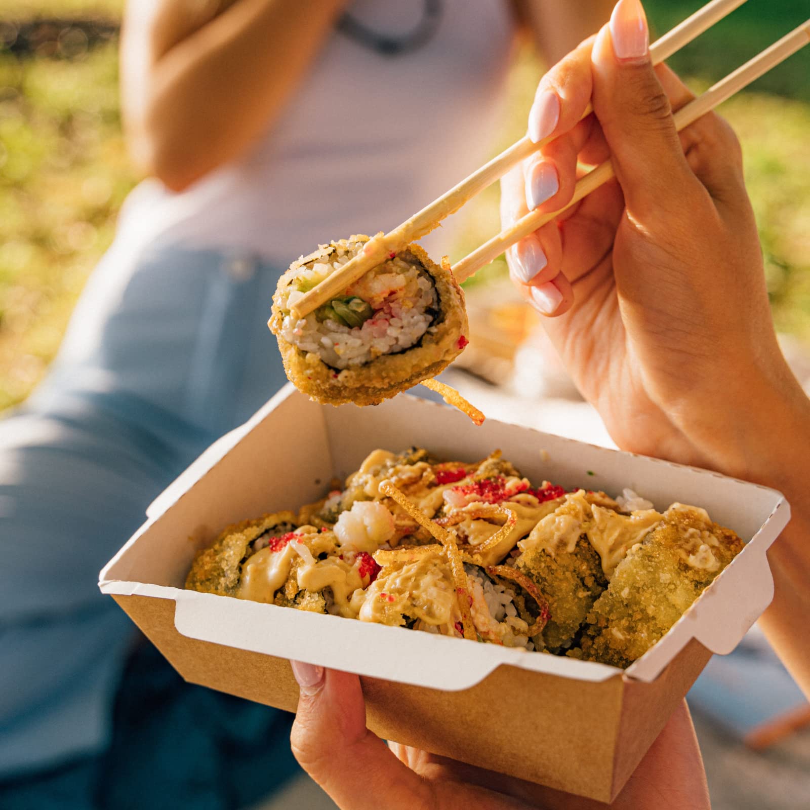 Luney bamboo rolling mat eases hand-rolled sushi at home.
