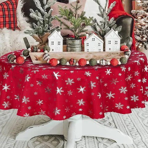LUSHVIDA snowflake pattern creates a seasonal atmosphere at meals