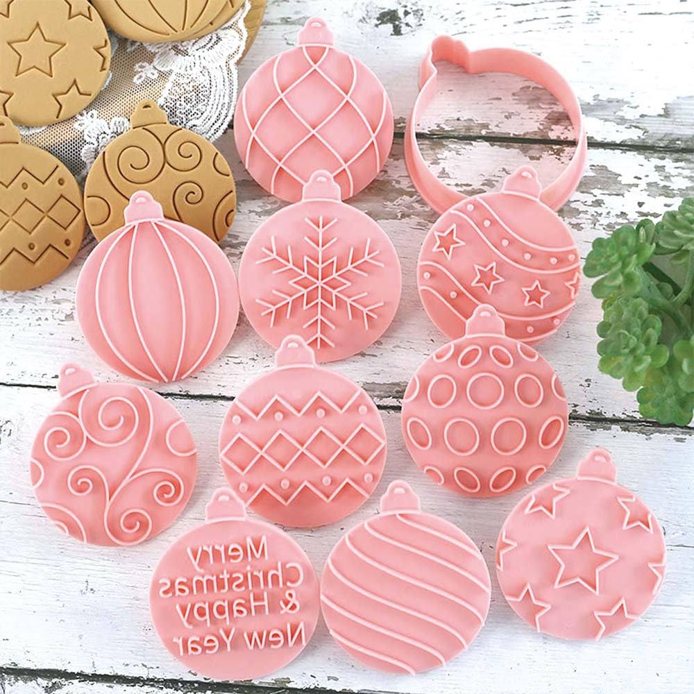 Lutoku Christmas baking set adds festive flair for gatherings and DIY treats.
