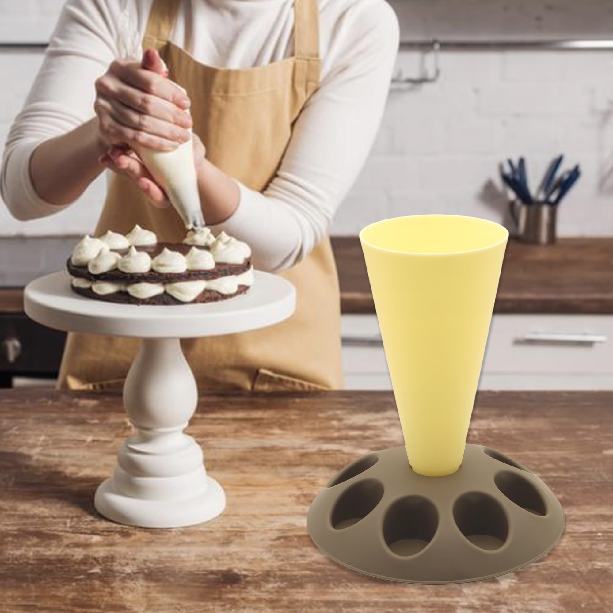 LUTQ ideal for family or party baking with organized tools