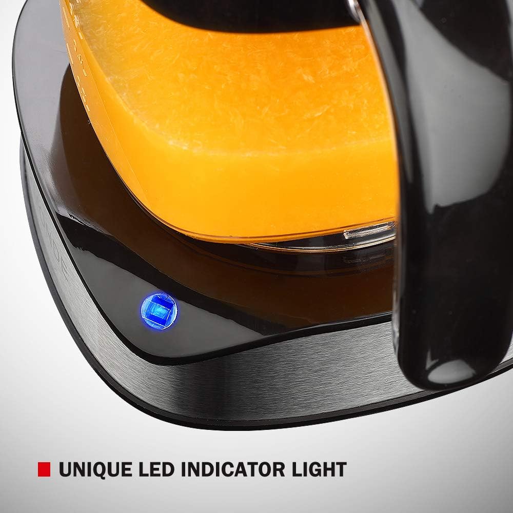 Luukmonde juicer LED indicator shows readiness for quick juice preparation.