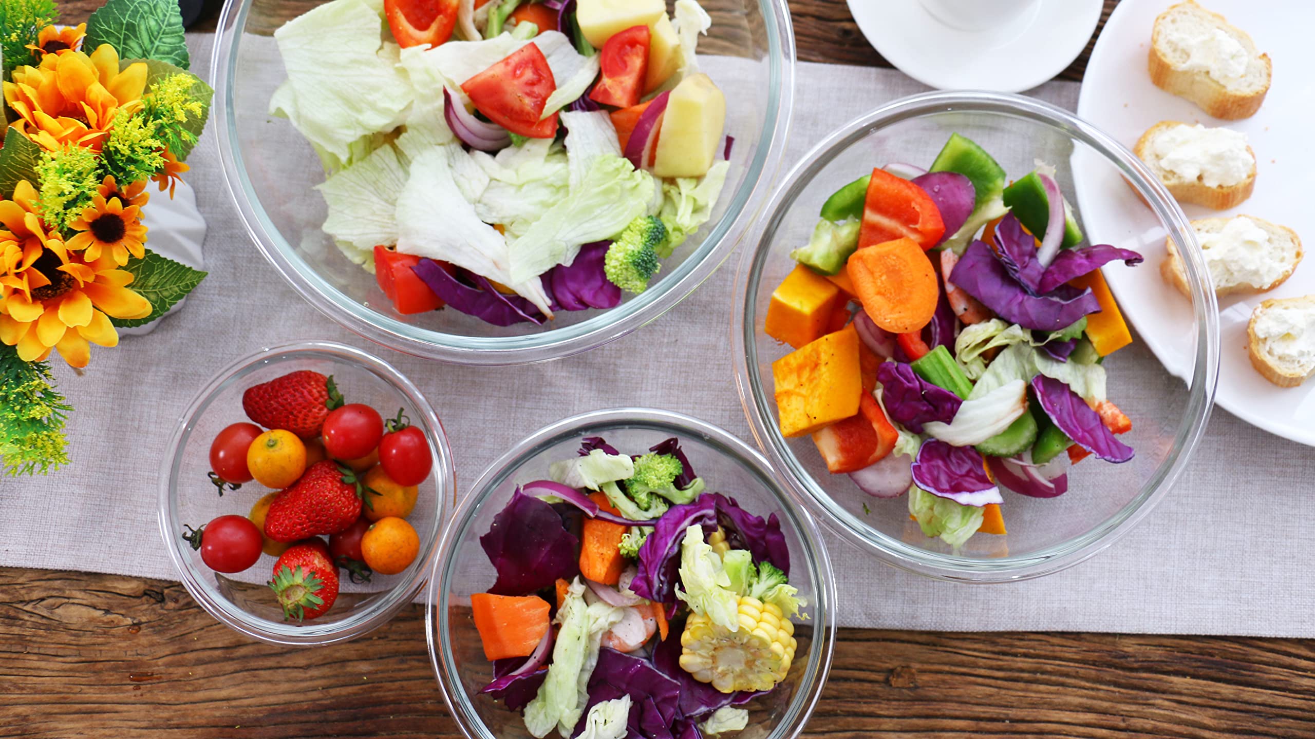 Luvan transparent glass set offers clear visibility for ingredients.