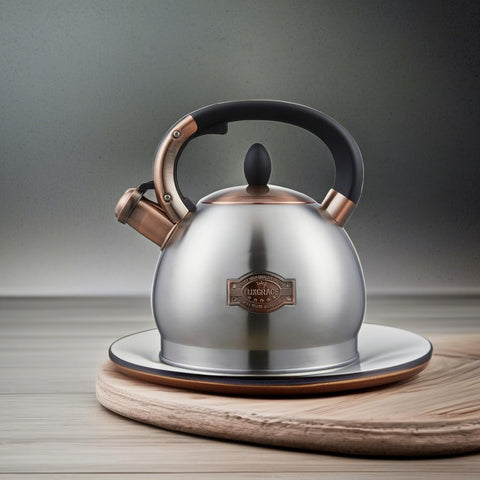 Removable lid on the LUXGRACE kettle for easy filling.
